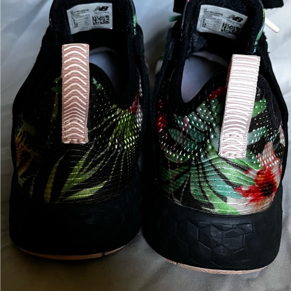 B PARADISE~Tropical Floral Black Sneakers~8 - Picture 6 of 8